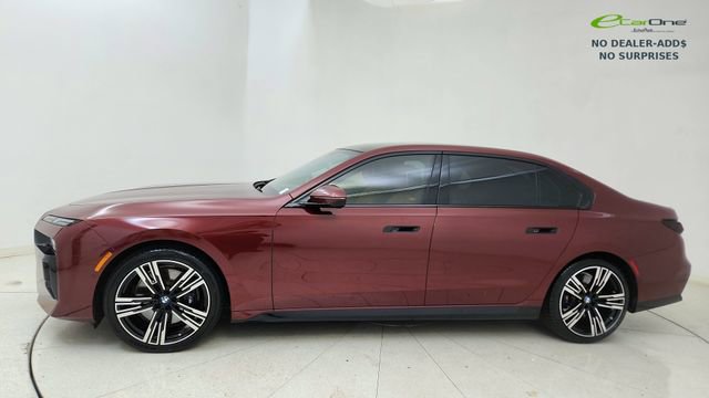 Used 2023 BMW 740i image 3