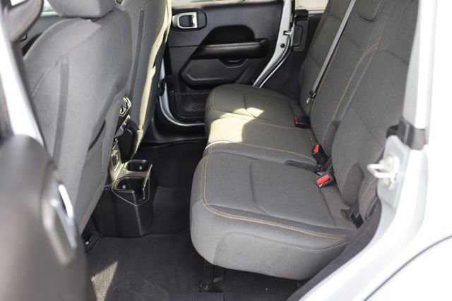 Used 2024 Jeep Wrangler Sahara image 38