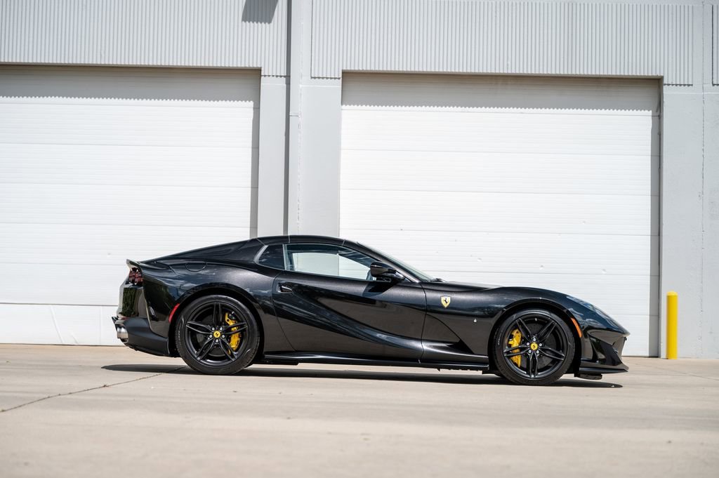 Used 2022 Ferrari 812 GTS RWD image 9