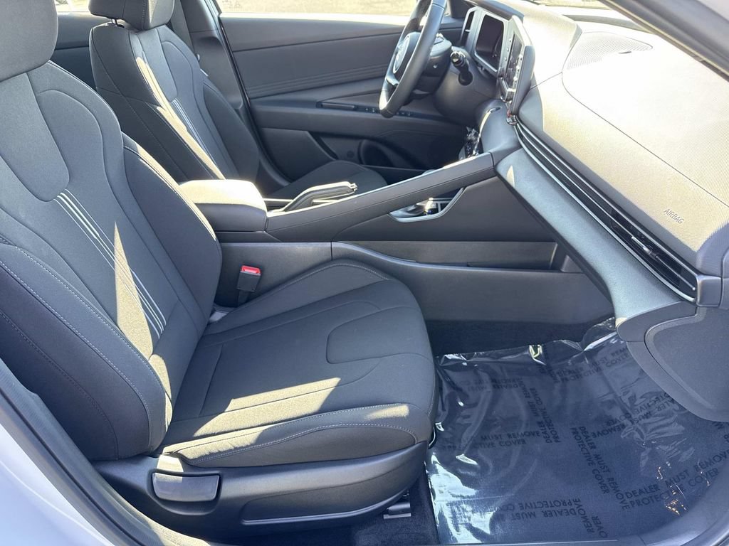 Used 2025 Hyundai Elantra Sport FWD image 20