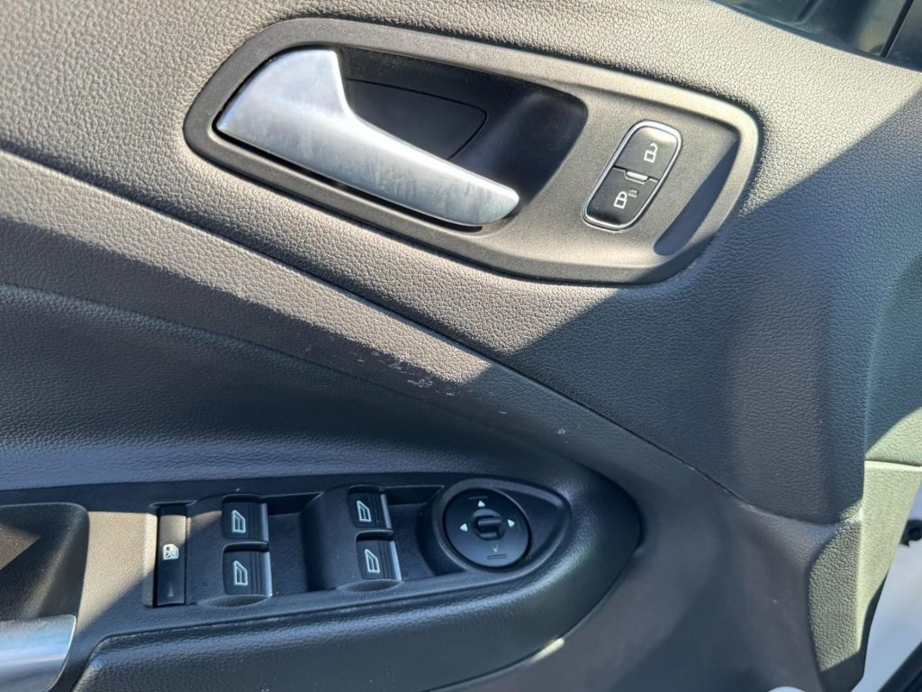 Used 2017 Ford Escape SE w/ Equipment Group 201A FWD image 15