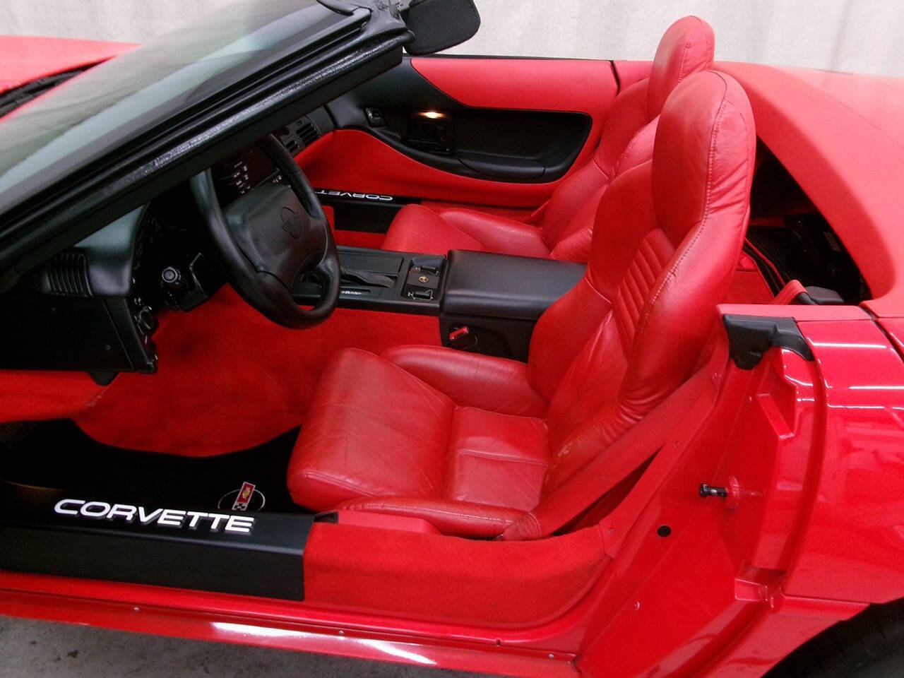 Used 1995 Chevrolet Corvette Convertible RWD image 19