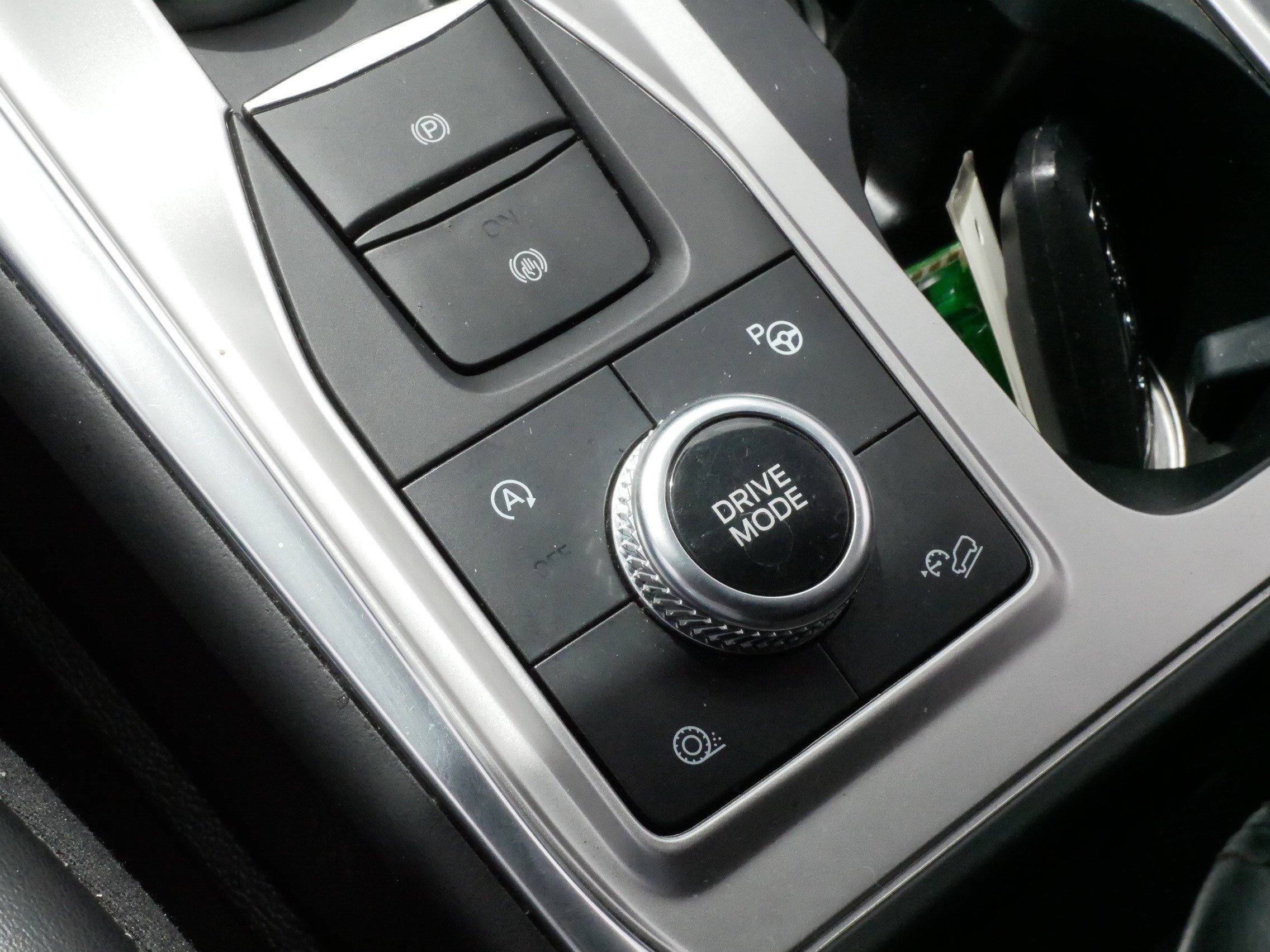 Used 2020 Ford Explorer Platinum w/ Premium Technology Package AWD/4WD image 25