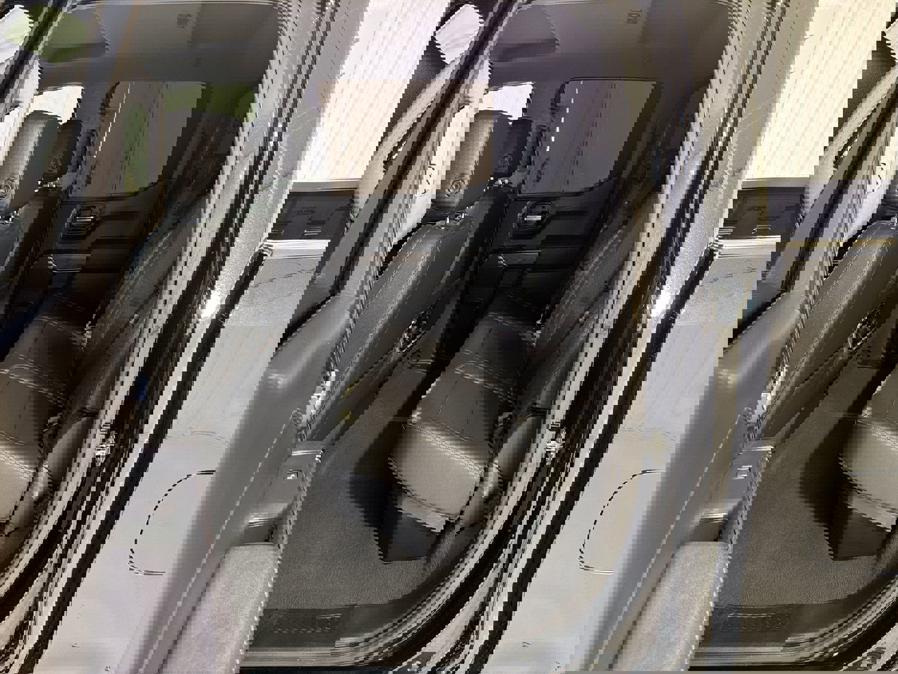 Used 2021 Chevrolet Silverado 1500 LTZ w/ Z71 Off-Road Package image 23