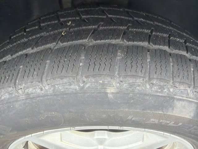 Used 2017 Ford Explorer XLT w/ Equipment Group 202A AWD/4WD image 26
