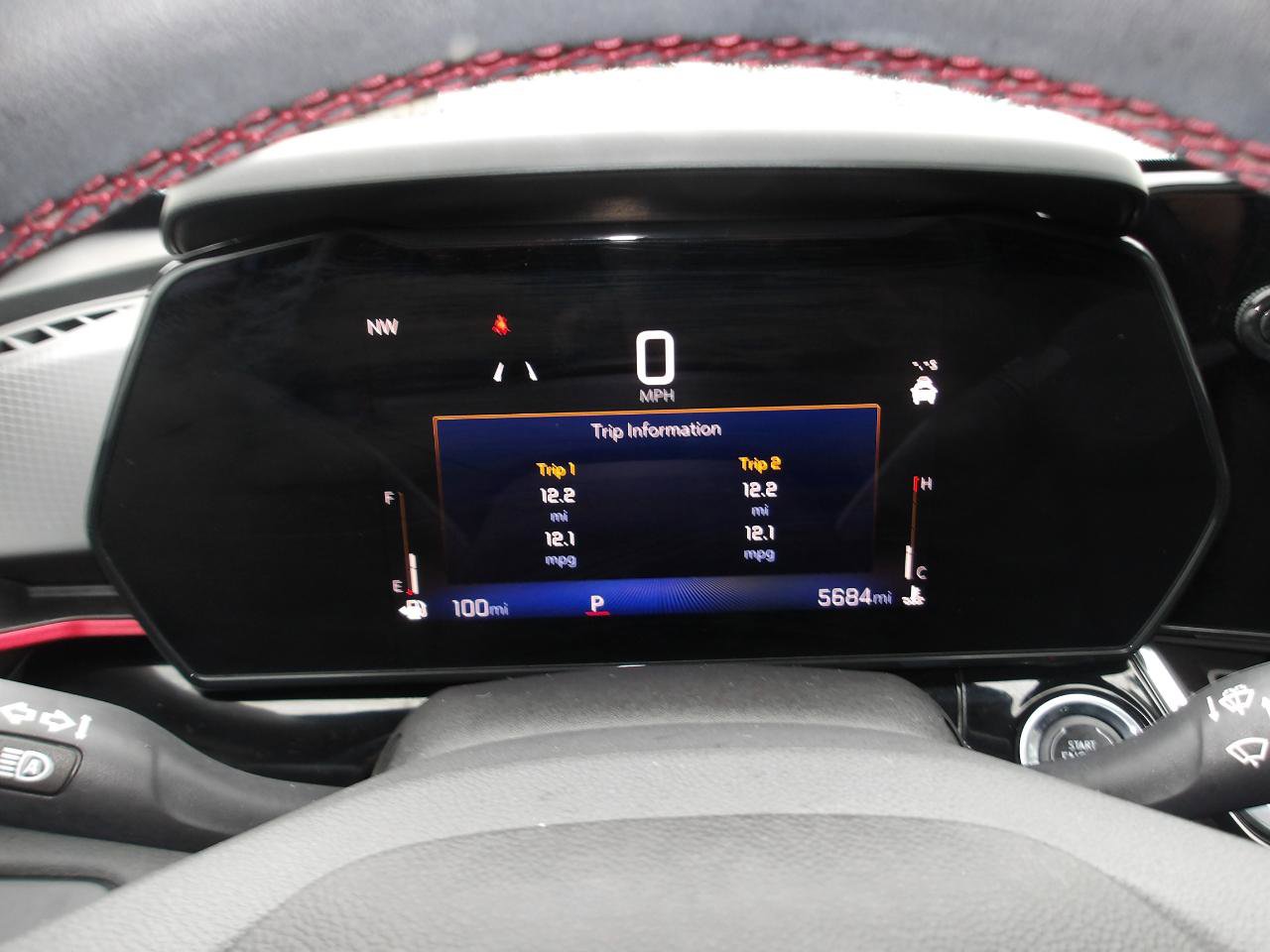 Used 2024 Chevrolet Trax RS w/ Sunroof Package FWD image 18