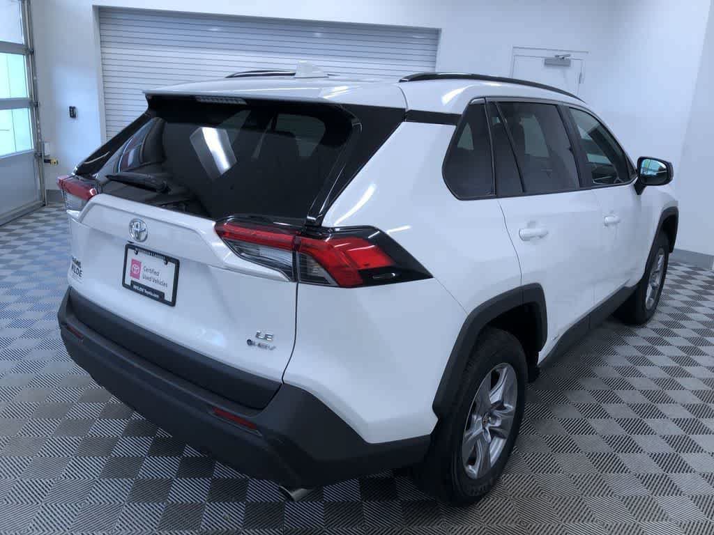 Used 2025 Toyota RAV4 LE AWD/4WD image 33