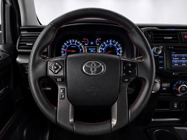 Used 2018 Toyota 4Runner TRD Off-Road Premium AWD/4WD image 27
