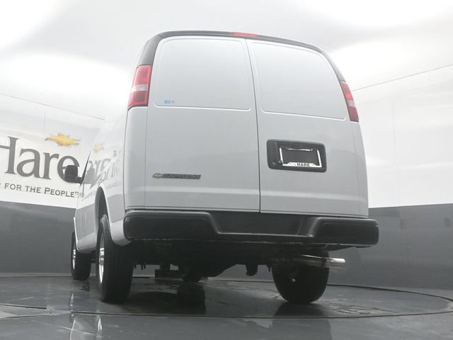 New 2026 Chevrolet Express 2500 w/ Driver Convenience Package RWD image 32