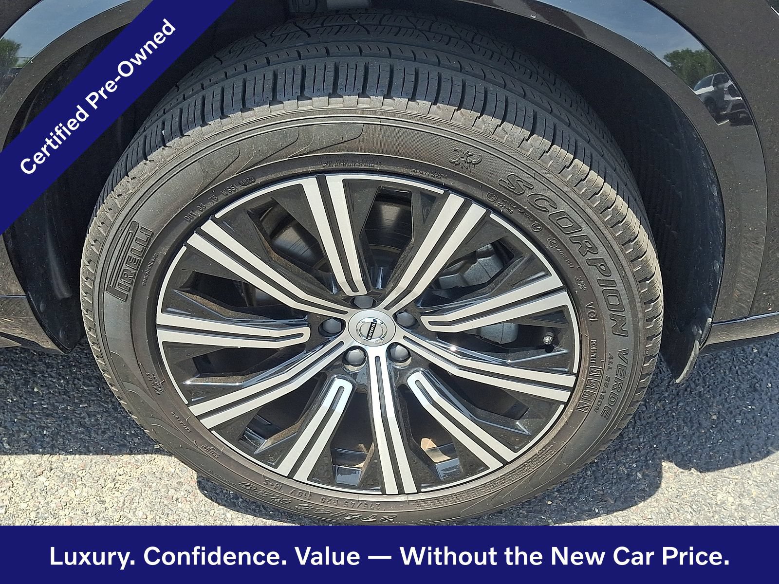 Certified 2024 Volvo XC90 B6 Plus w/ Protection Package AWD/4WD image 9