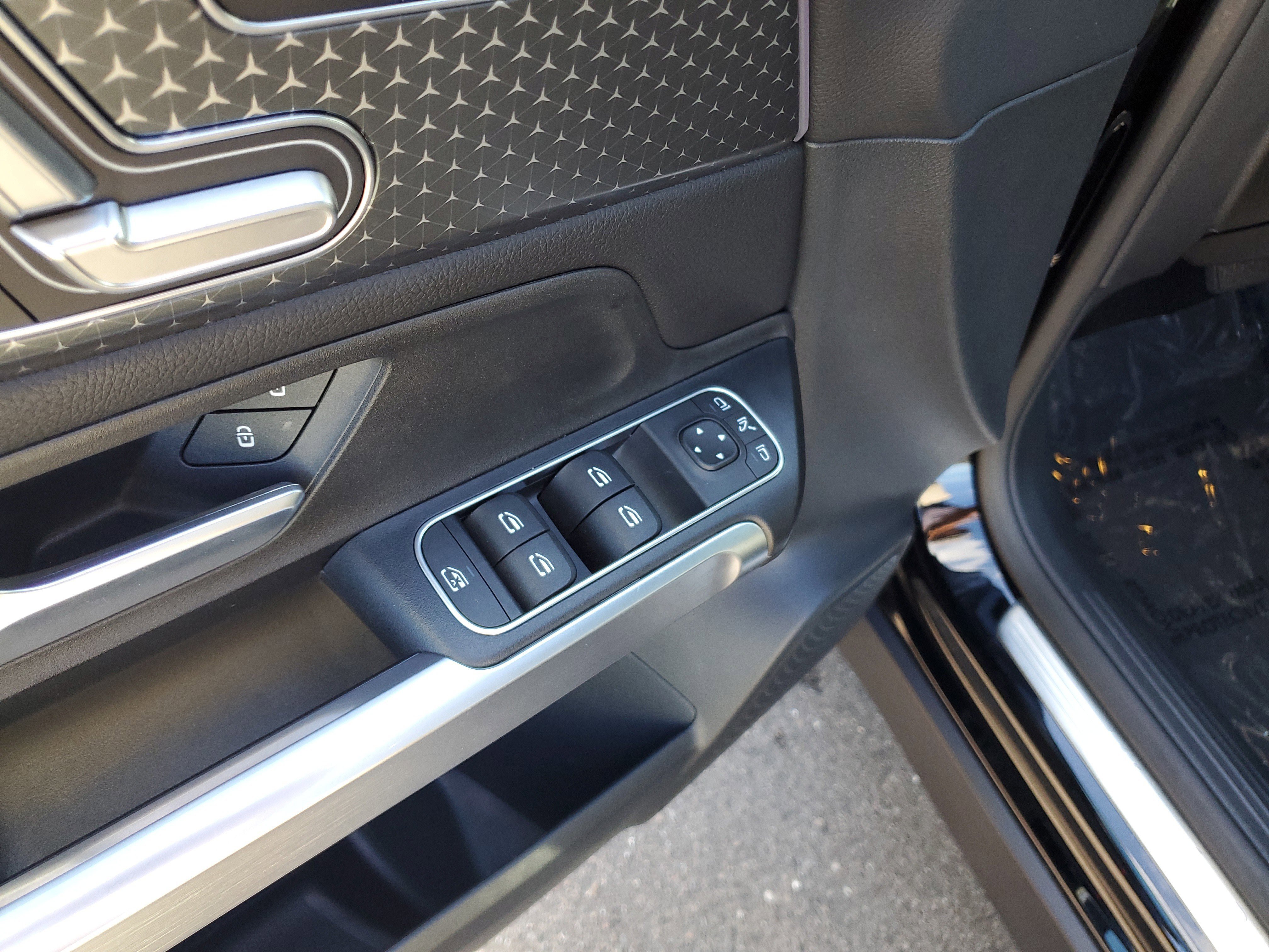 Certified 2025 Mercedes-Benz GLB 250 image 20