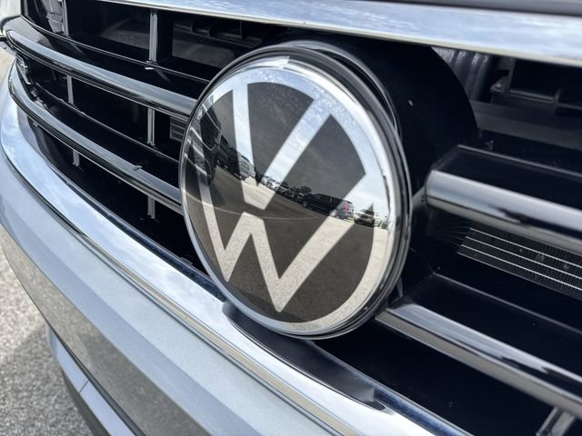 Certified 2023 Volkswagen Tiguan SE R-Line FWD image 30