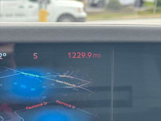 Used 2025 Lincoln Nautilus Reserve w/ Jet Appearance Package image 25