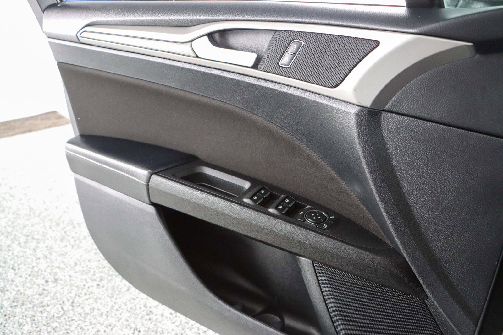 Used 2019 Ford Fusion SE image 21