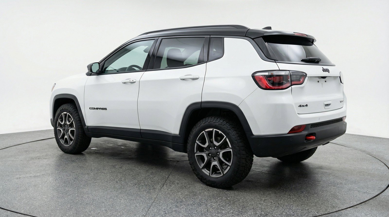 Used 2025 Jeep Compass Trailhawk AWD/4WD image 6