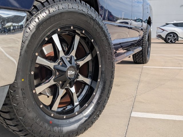 Used 2019 RAM 1500 Classic SLT AWD/4WD image 2