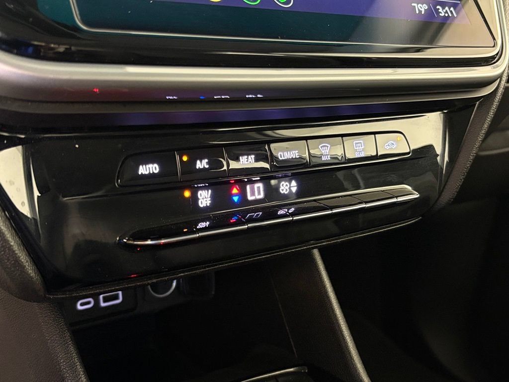 Certified 2023 Chevrolet Bolt LT w/ Driver Confidence Package FWD image 31