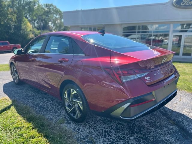 Used 2025 Hyundai Elantra SEL FWD image 6