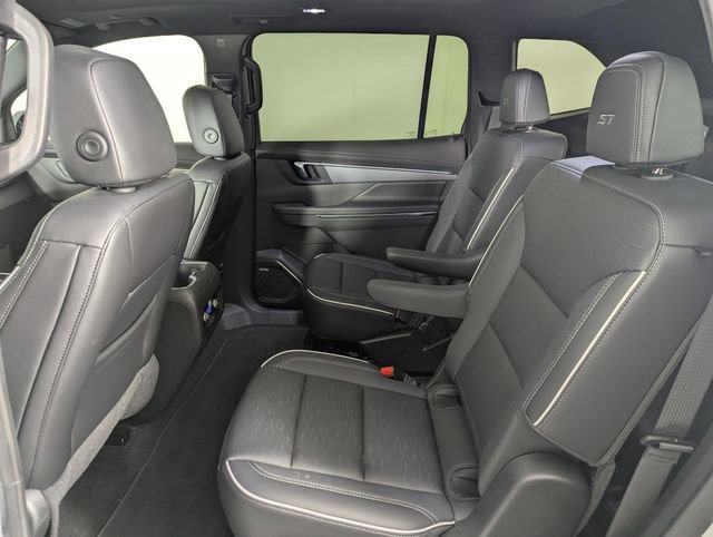 Used 2025 Buick Enclave Sport Touring w/ Power Package AWD/4WD image 16