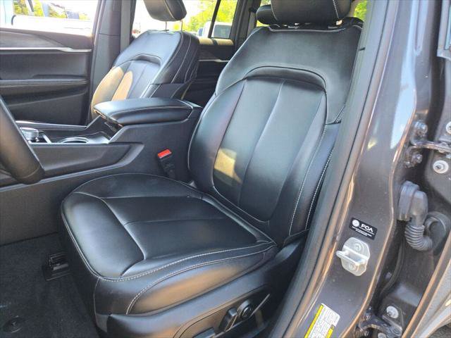 Certified 2025 Jeep Grand Cherokee Limited AWD/4WD image 28