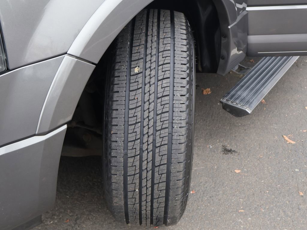 Used 2012 Ford Expedition Limited image 41