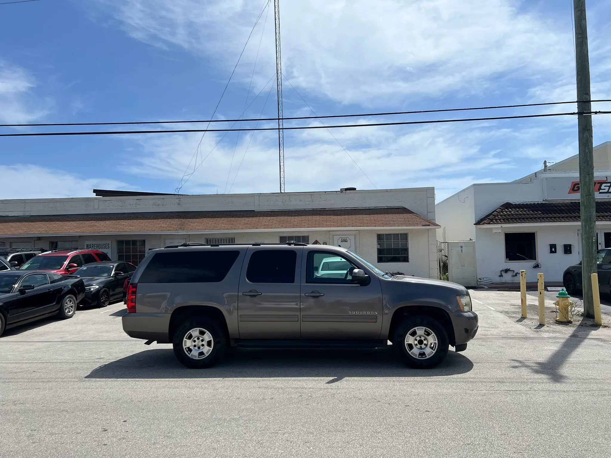 Used 2012 Chevrolet Suburban LS w/ Convenience Package 1 RWD image 2
