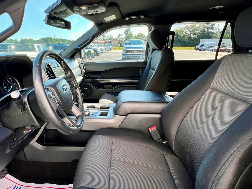 Used 2020 Ford Expedition XLT image 18