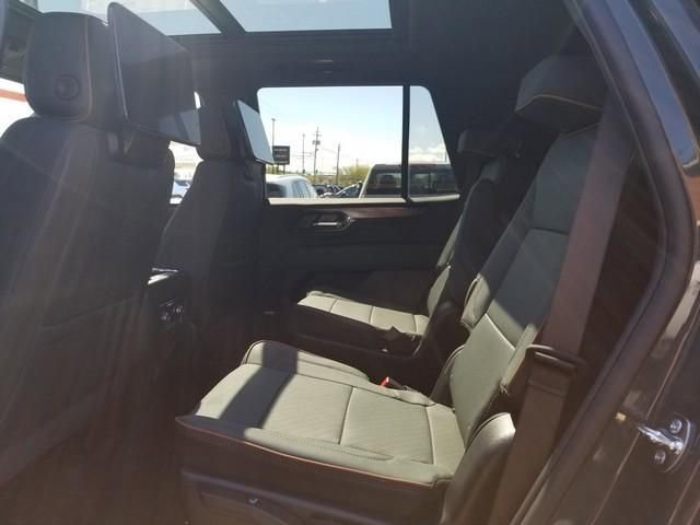 New 2026 GMC Yukon AT4 w/ AT4 Premium Plus Package AWD/4WD image 9