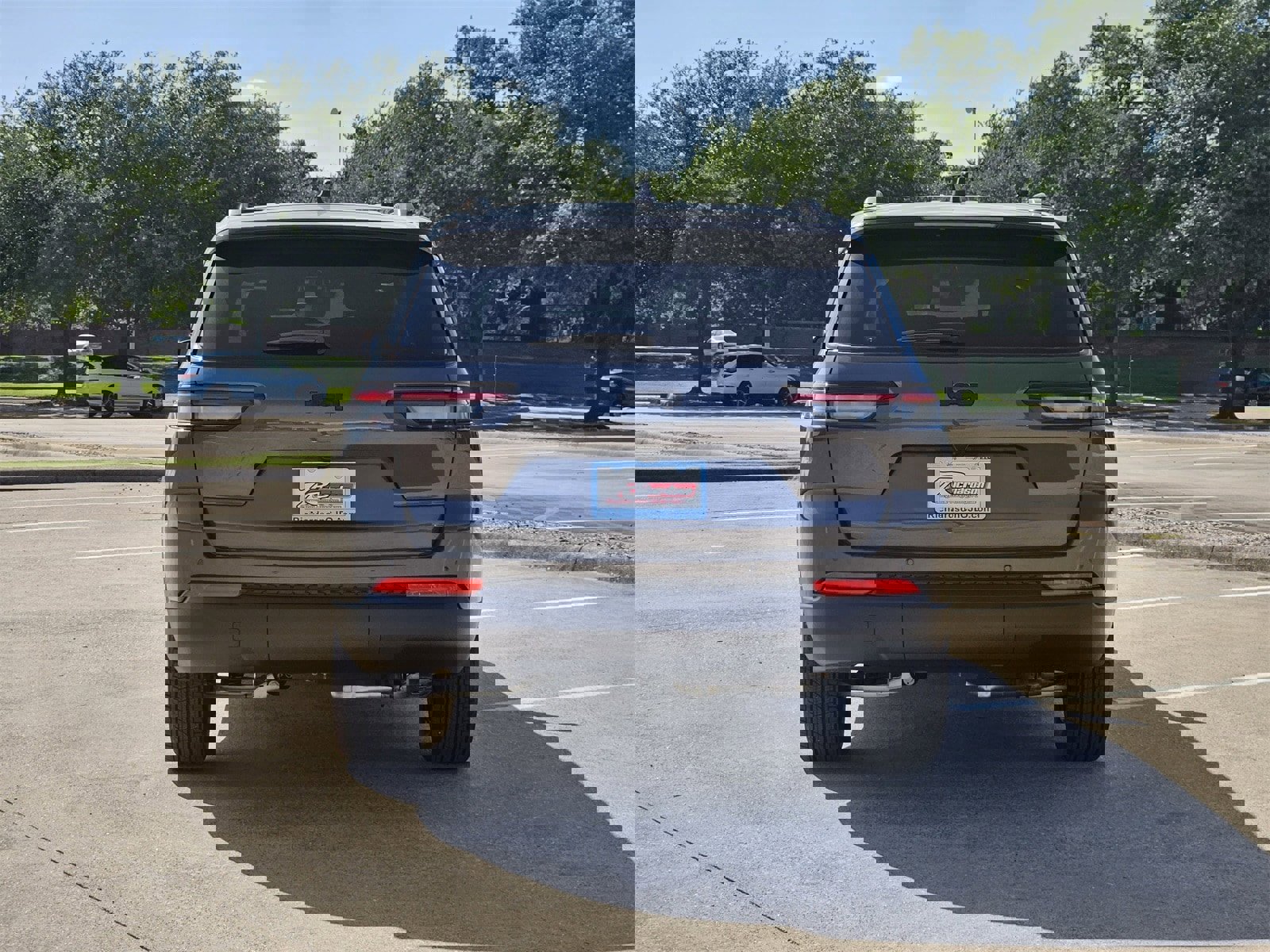 New 2025 Jeep Grand Cherokee L Altitude image 5