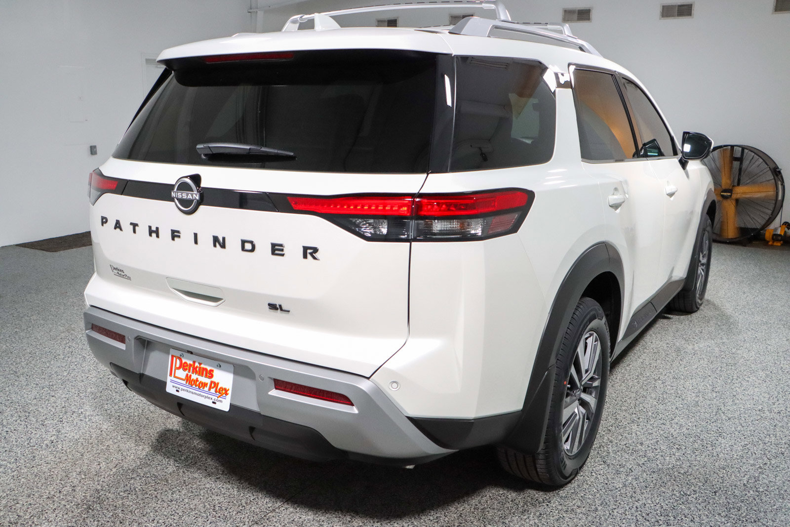 Used 2023 Nissan Pathfinder SL w/ Lighting Package (N92) image 7