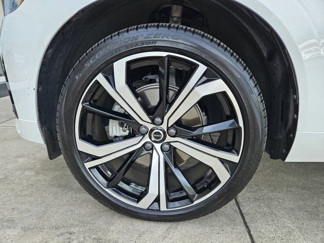 Used 2022 Volvo XC60 B5 R-Design w/ Protection Package Premier AWD/4WD image 9
