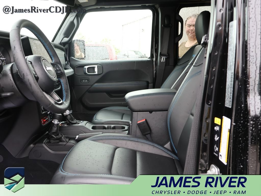 Used 2025 Jeep Wrangler Unlimited Rubicon 4xe w/ Safety Group AWD/4WD image 22