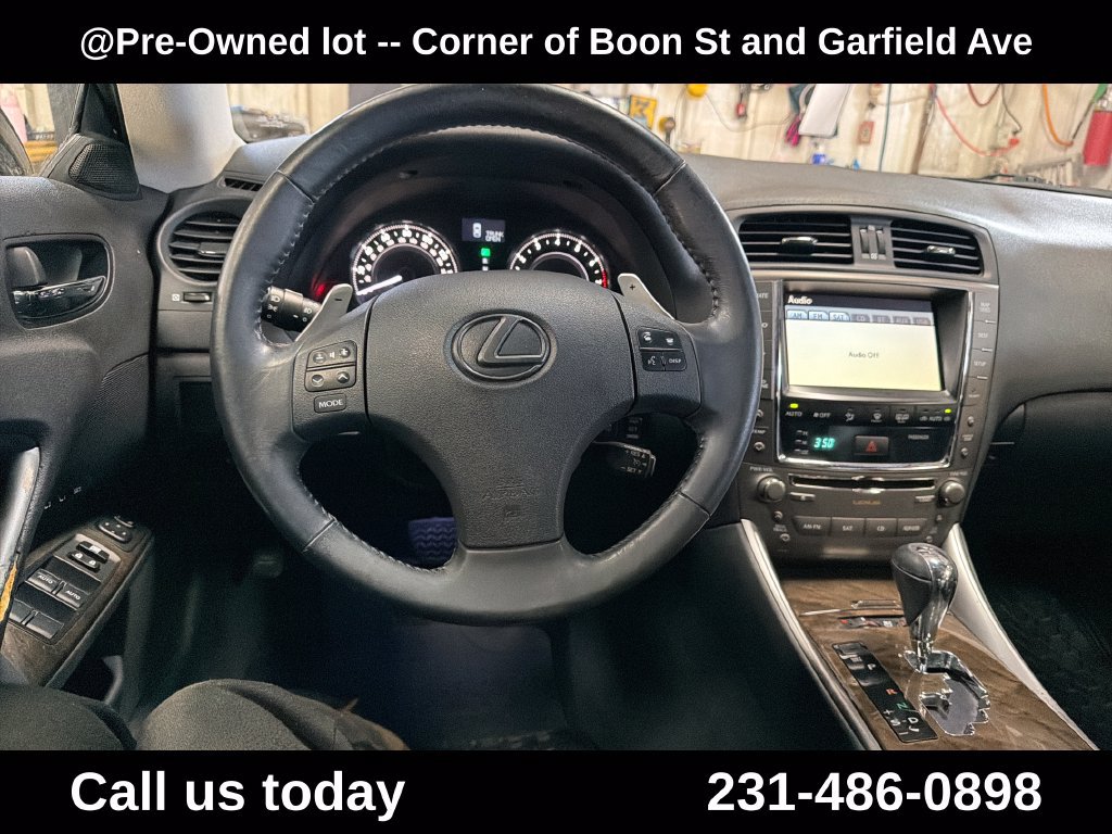 Used 2010 Lexus IS 350C w/ Luxury Pkg RWD image 18