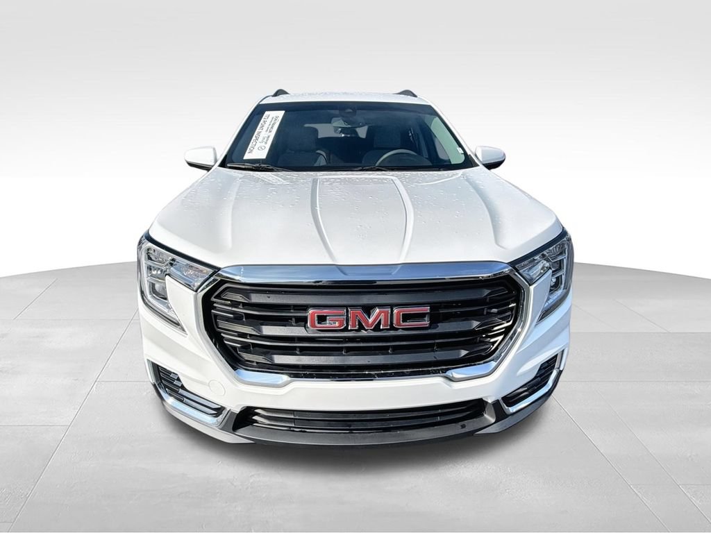 Used 2023 GMC Terrain SLE w/ Driver Convenience Package AWD/4WD image 4