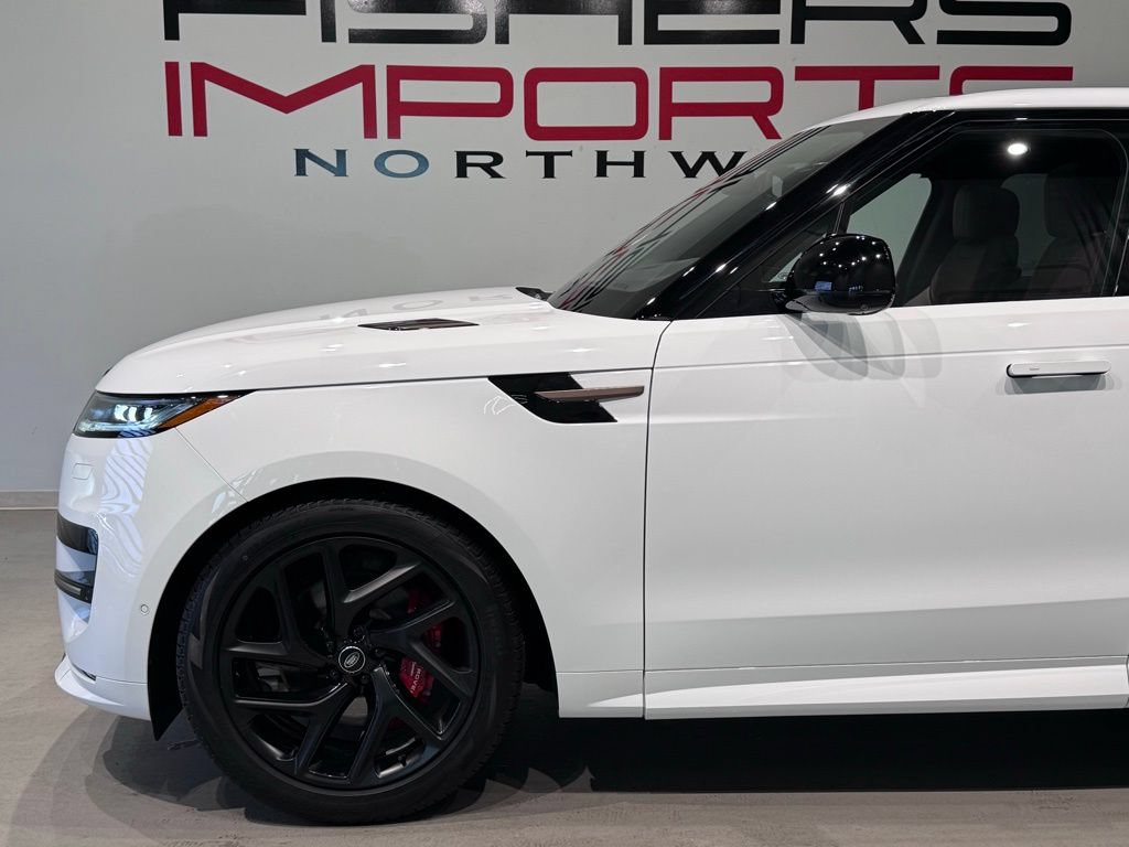Used 2025 Land Rover Range Rover Sport Dynamic SE AWD/4WD image 9