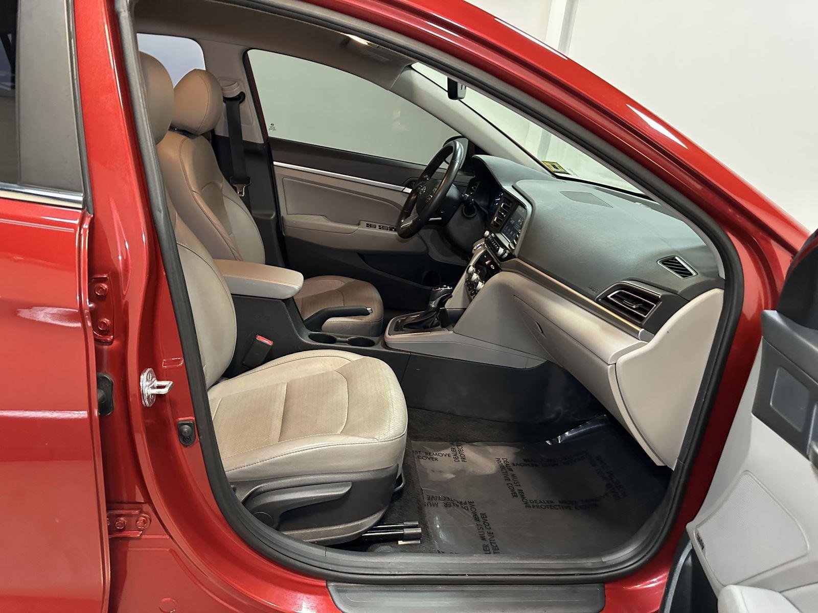Used 2019 Hyundai Elantra Limited image 39
