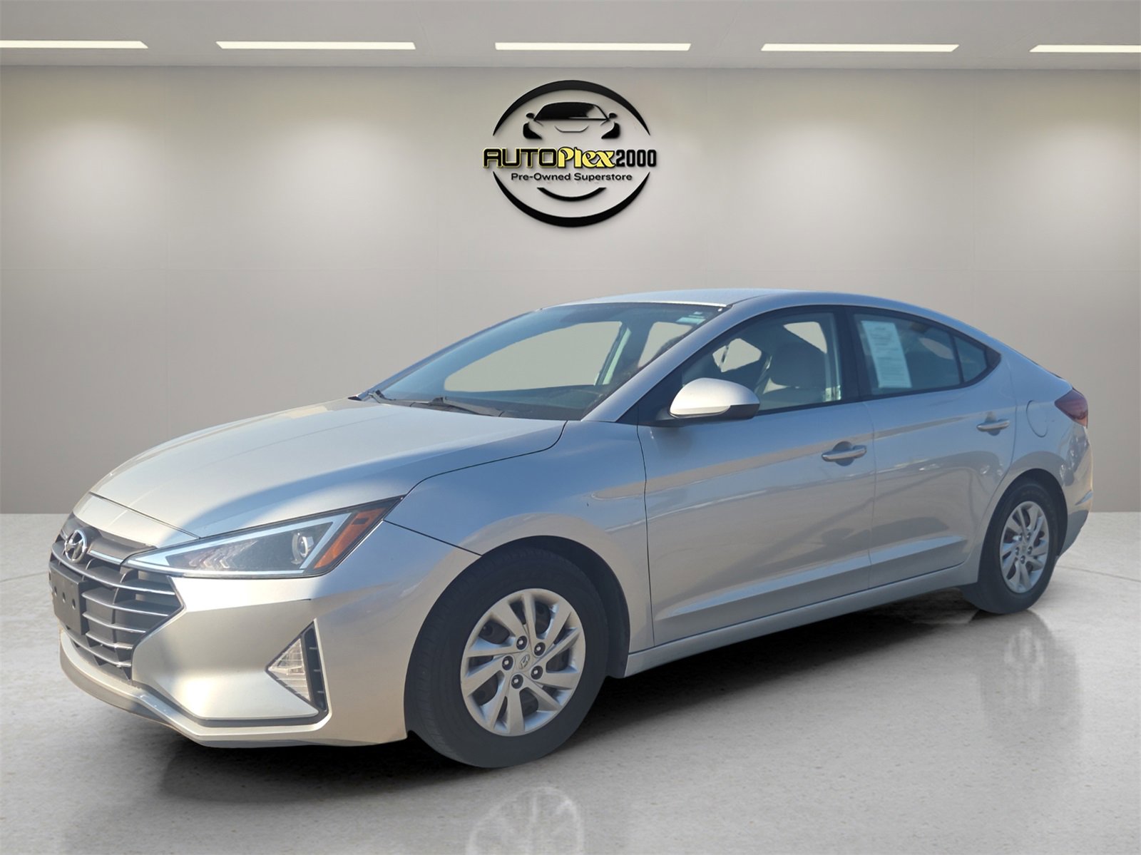 Used 2019 Hyundai Elantra SE image 3