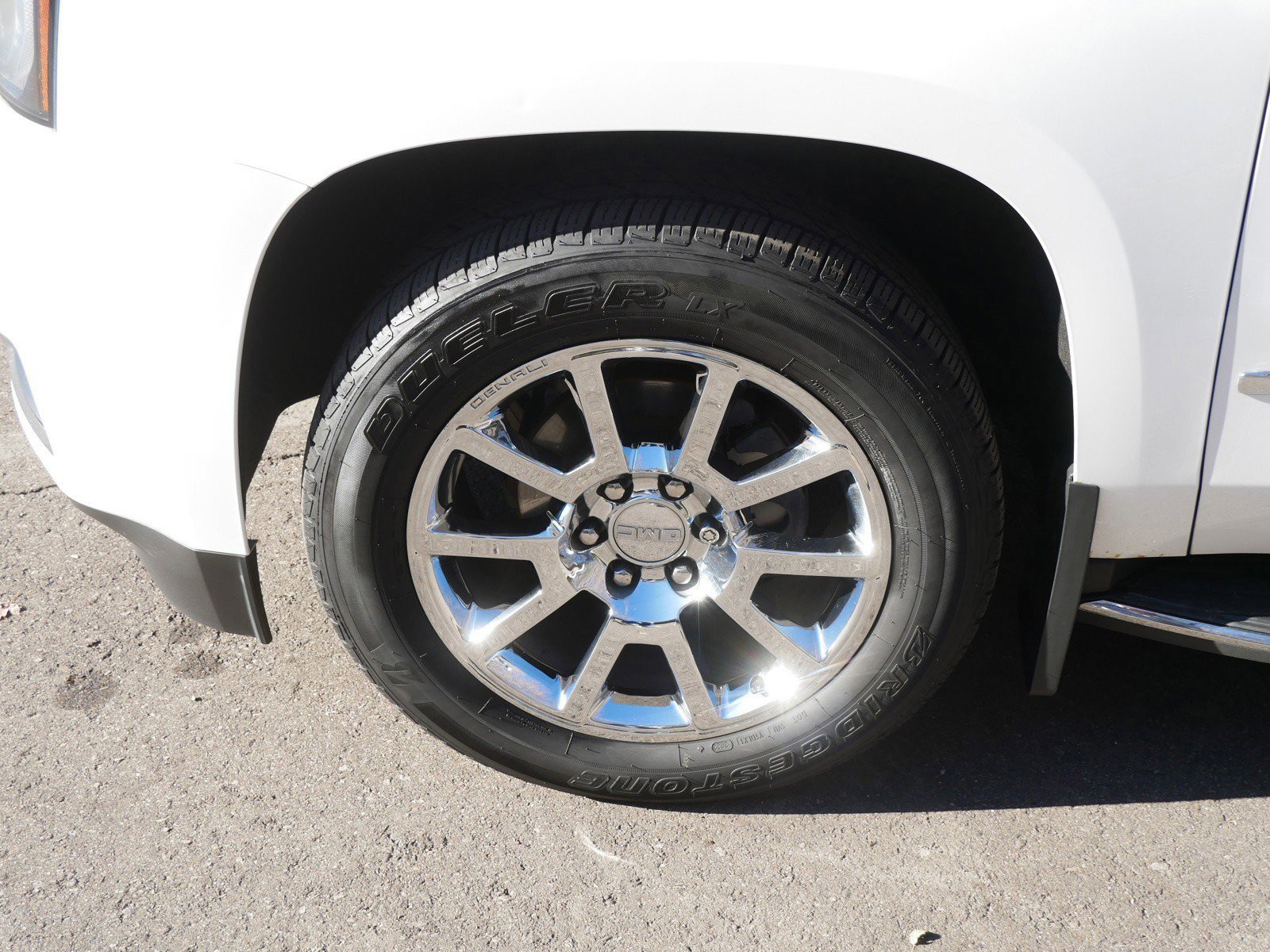 Used 2015 GMC Yukon Denali w/ Open Road Package image 9