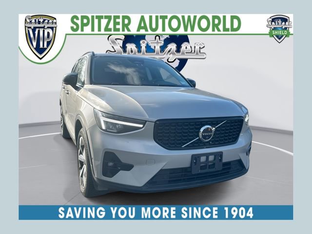 Used 2023 Volvo XC40 B5 Plus w/ Protection Package Premier image 1