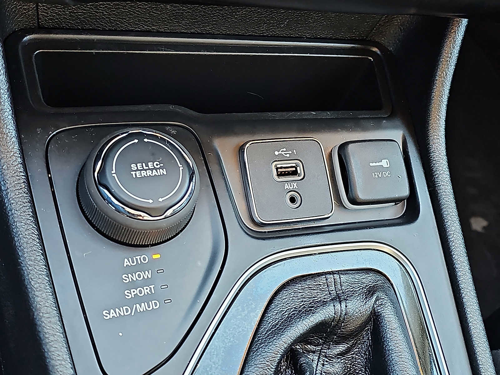 Used 2023 Jeep Cherokee Altitude Lux image 24