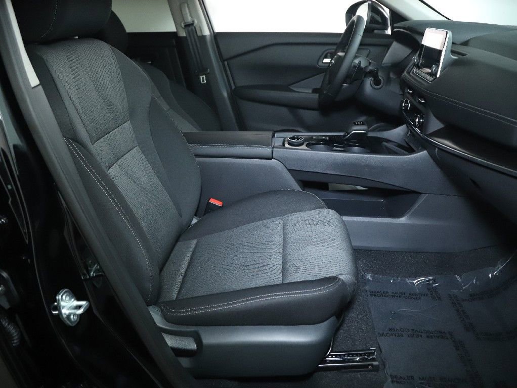 Certified 2026 Nissan Rogue SV image 33