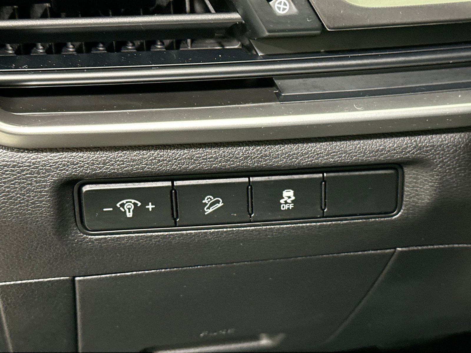 Used 2024 Kia Telluride S w/ S Sunroof Package image 14