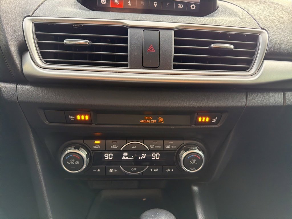 Used 2018 MAZDA MAZDA3 Touring image 18