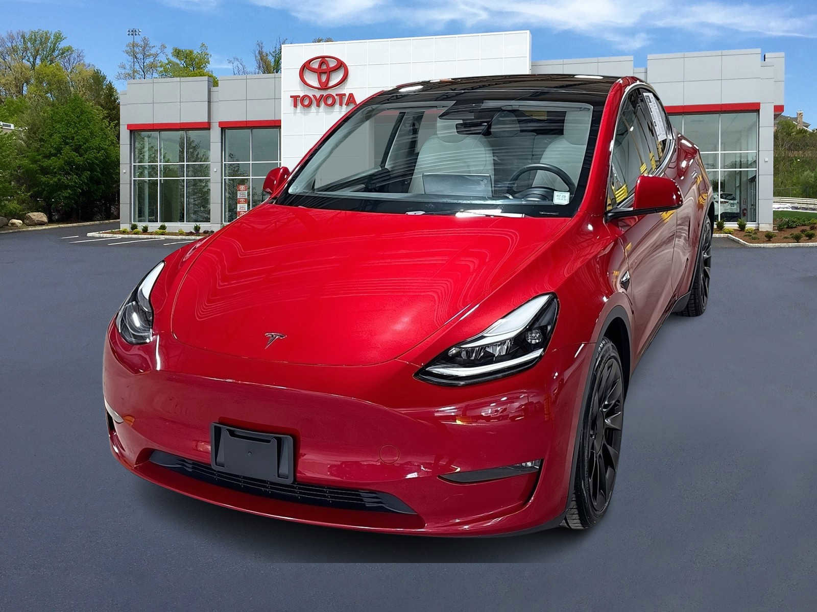 Used 2023 Tesla Model Y Long Range image 1