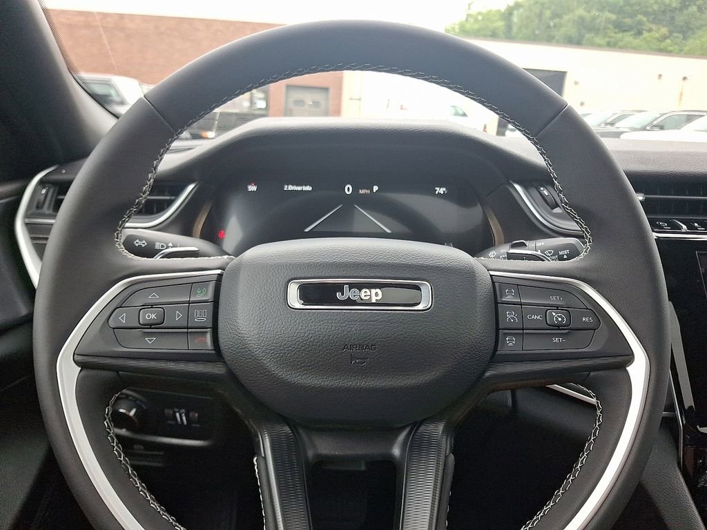 New 2025 Jeep Grand Cherokee Laredo X image 18