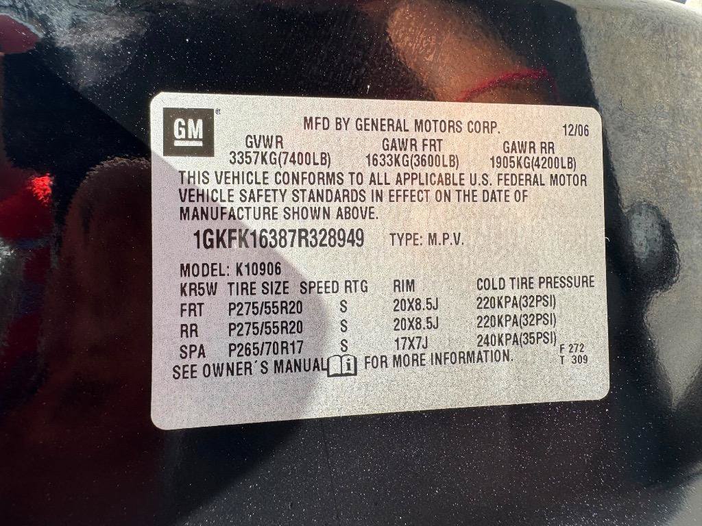 Used 2007 GMC Yukon XL SLT w/ SLT Preferred Equipment Group AWD/4WD image 34