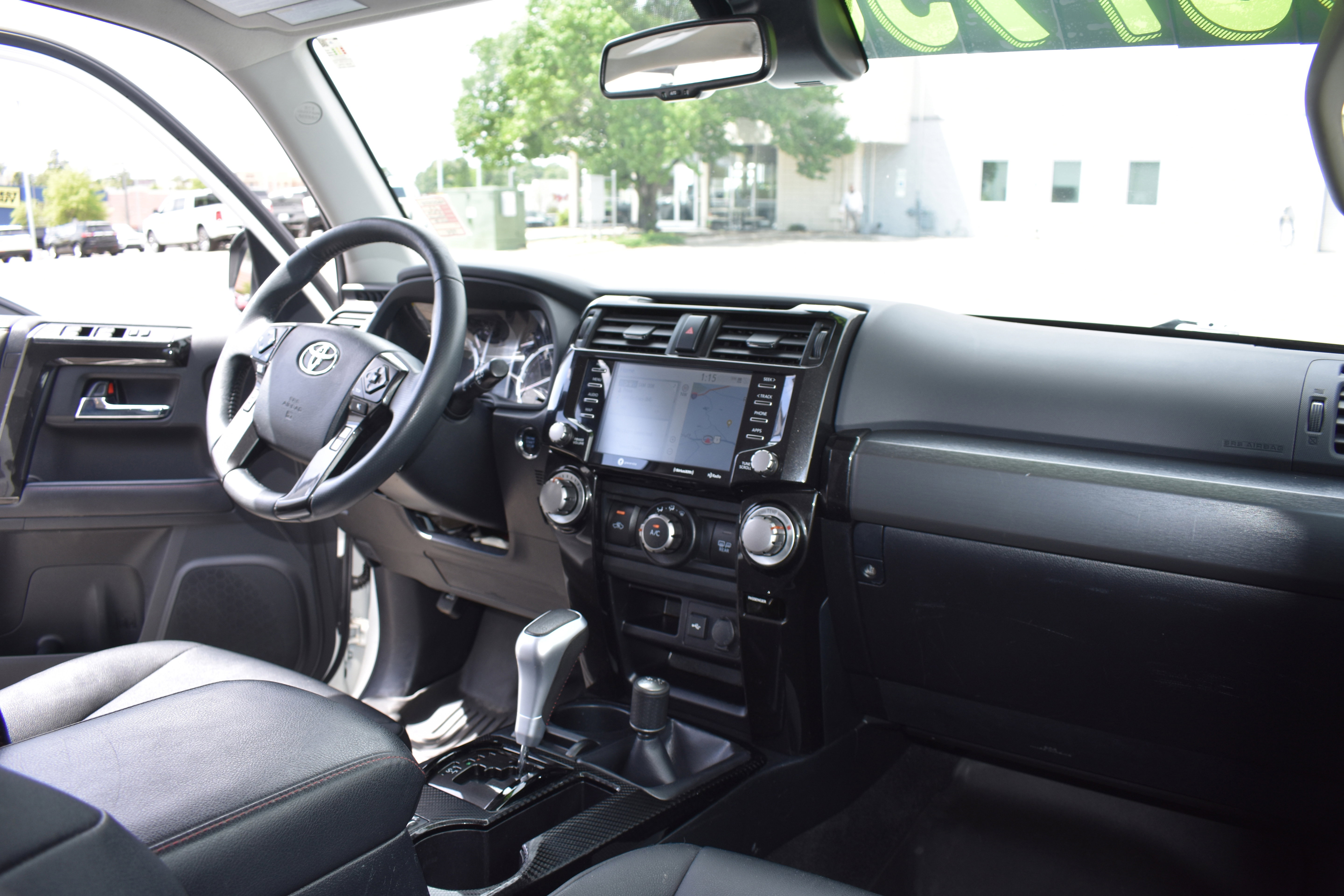 Used 2022 Toyota 4Runner TRD Off-Road Premium AWD/4WD image 30