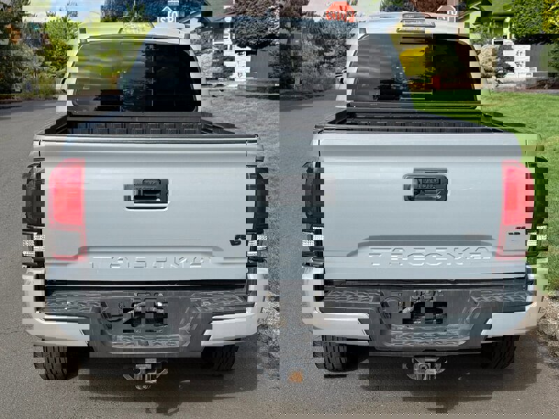 Used 2019 Toyota Tacoma TRD Sport image 5