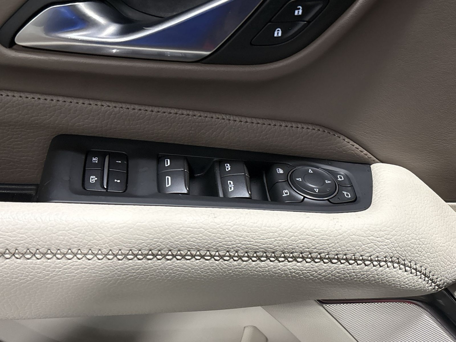 Used 2021 GMC Yukon Denali AWD/4WD image 15