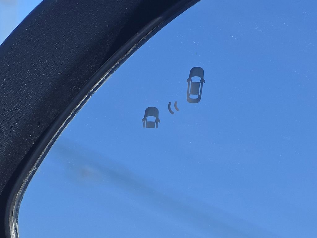 Used 2025 Kia Seltos EX image 9